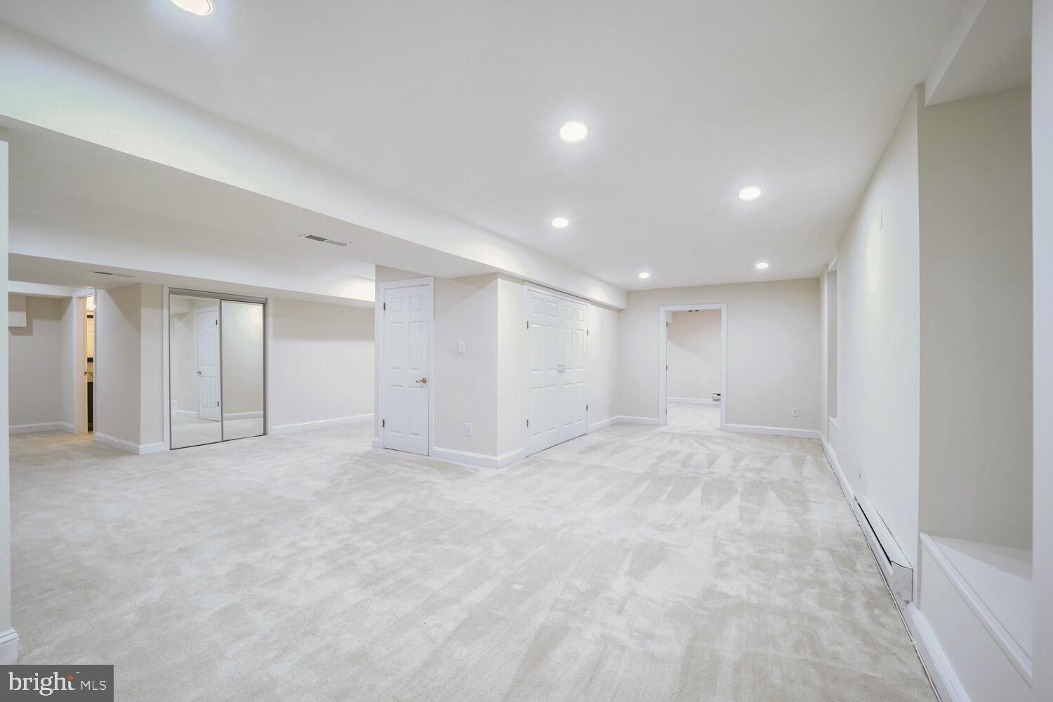 TWELVE HILLS - Residential