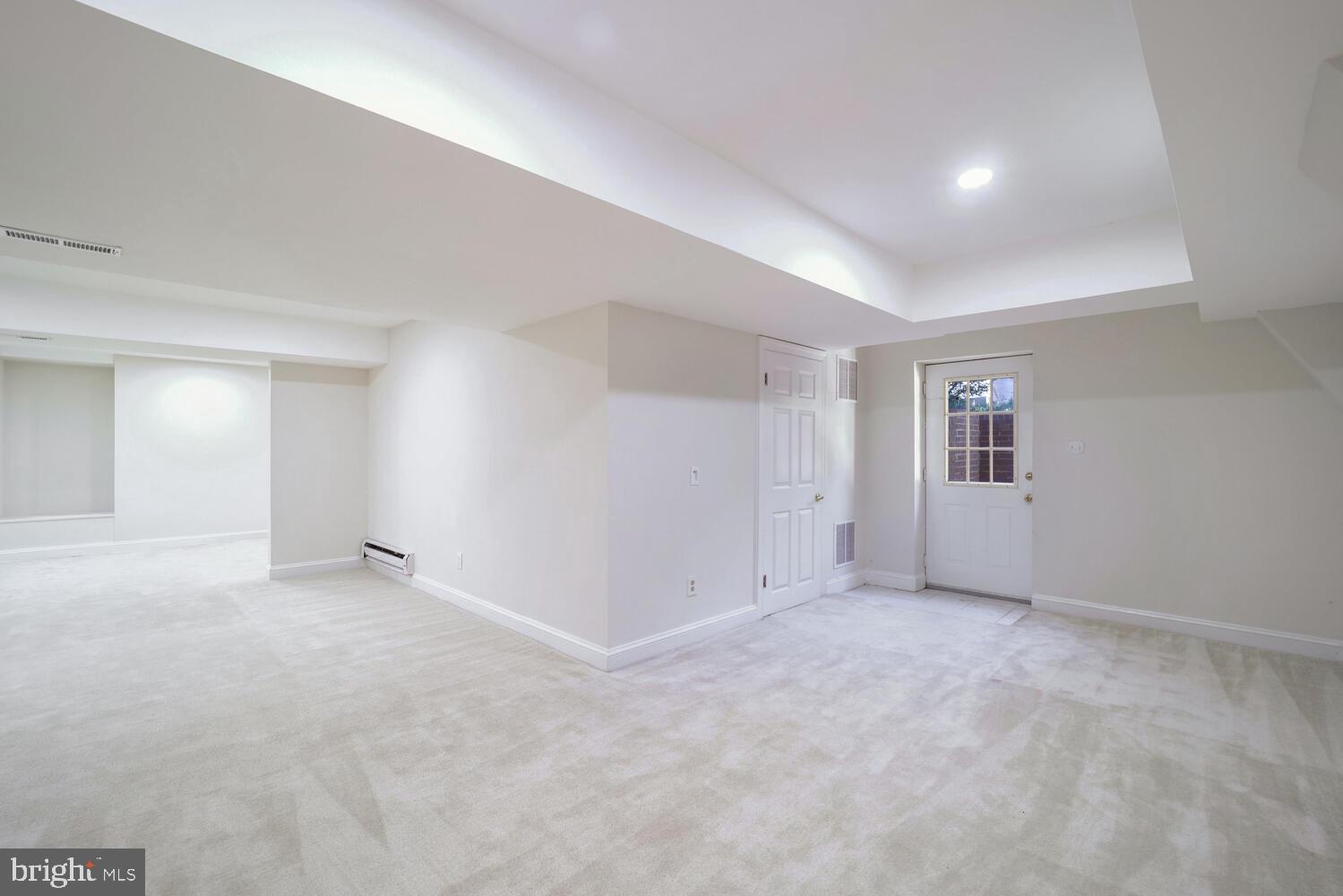 TWELVE HILLS - Residential