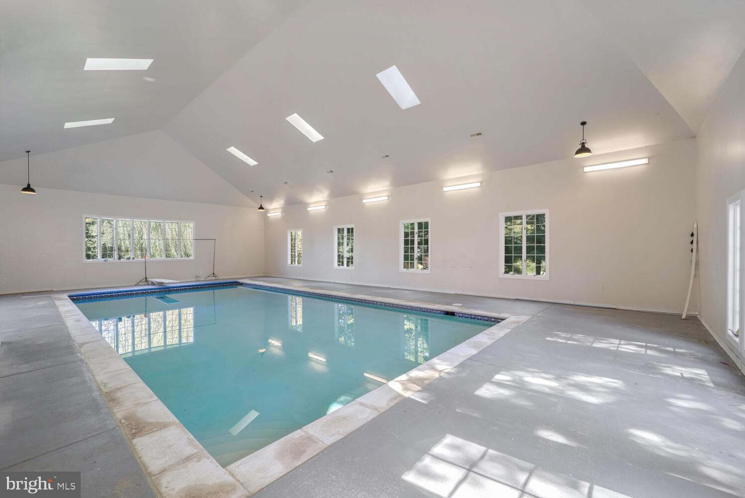 TWELVE HILLS - Residential