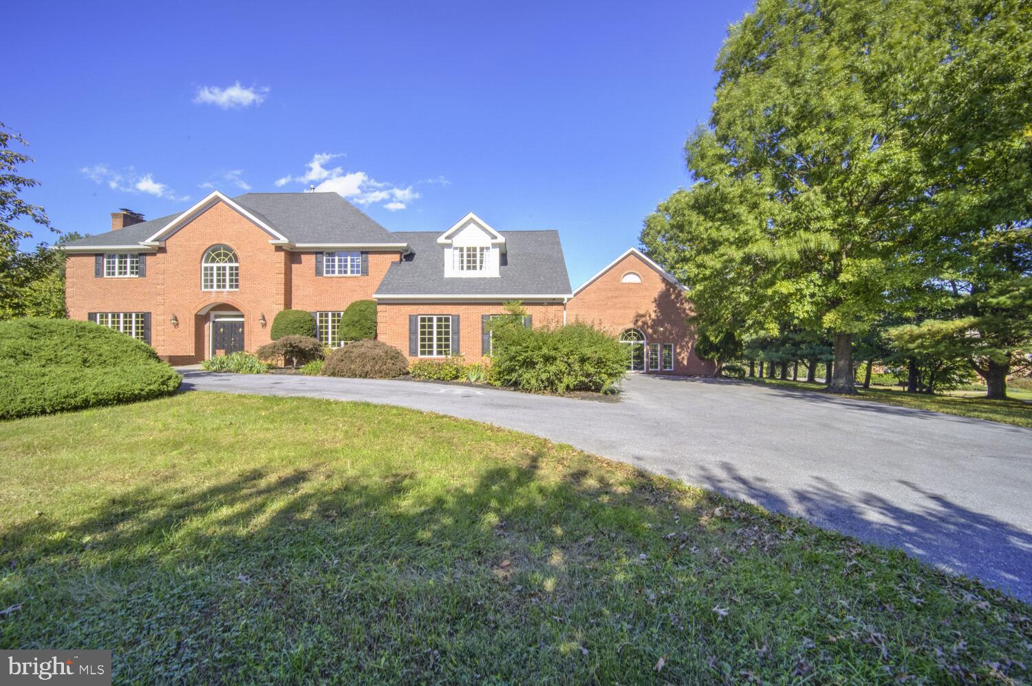 TWELVE HILLS - Residential