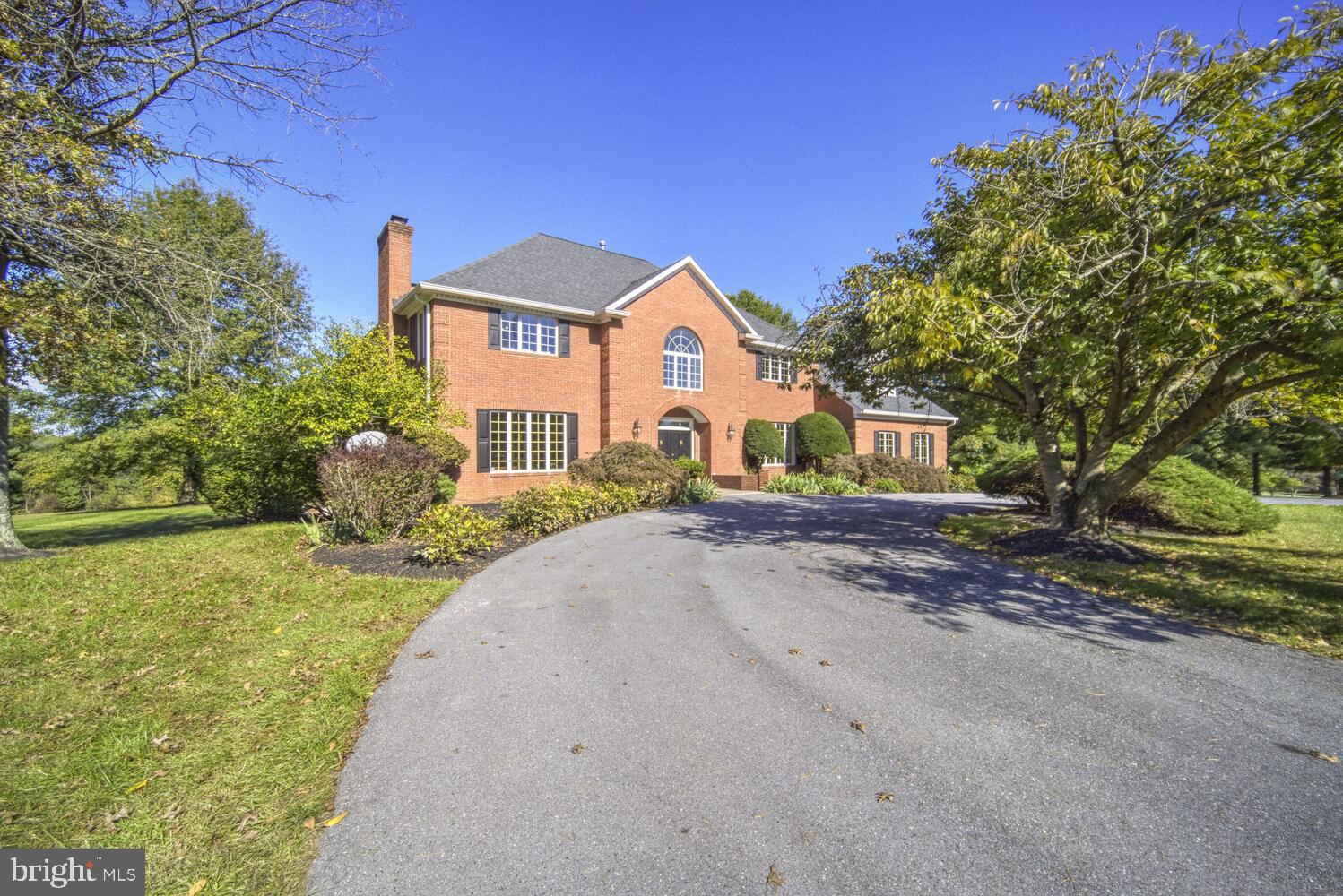 TWELVE HILLS - Residential