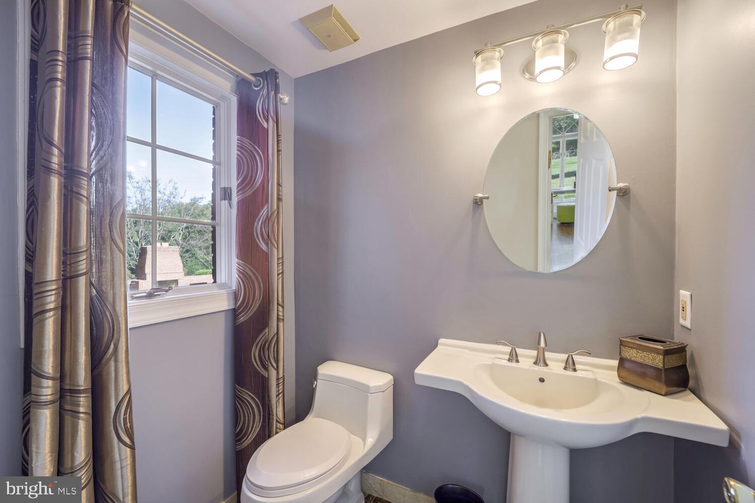 TWELVE HILLS - Residential