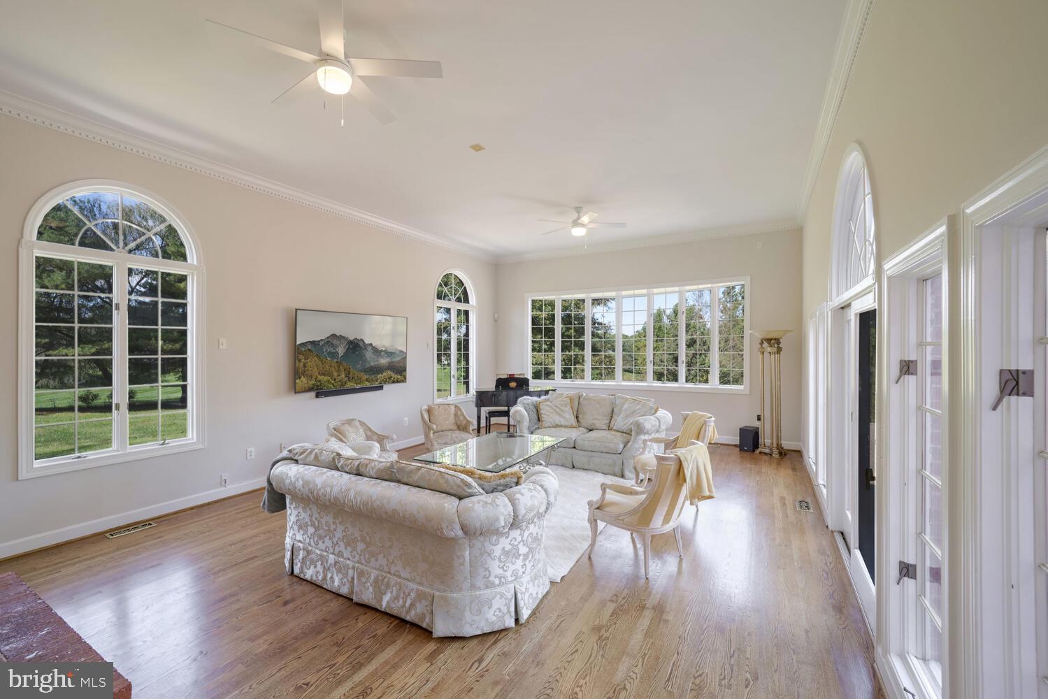 TWELVE HILLS - Residential
