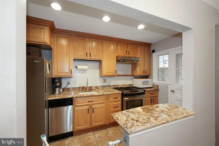 HAMPDEN HISTORIC DISTRICT - Residential Lease