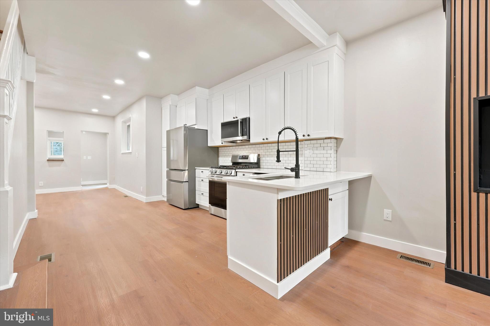 ROXBOROUGH - Residential