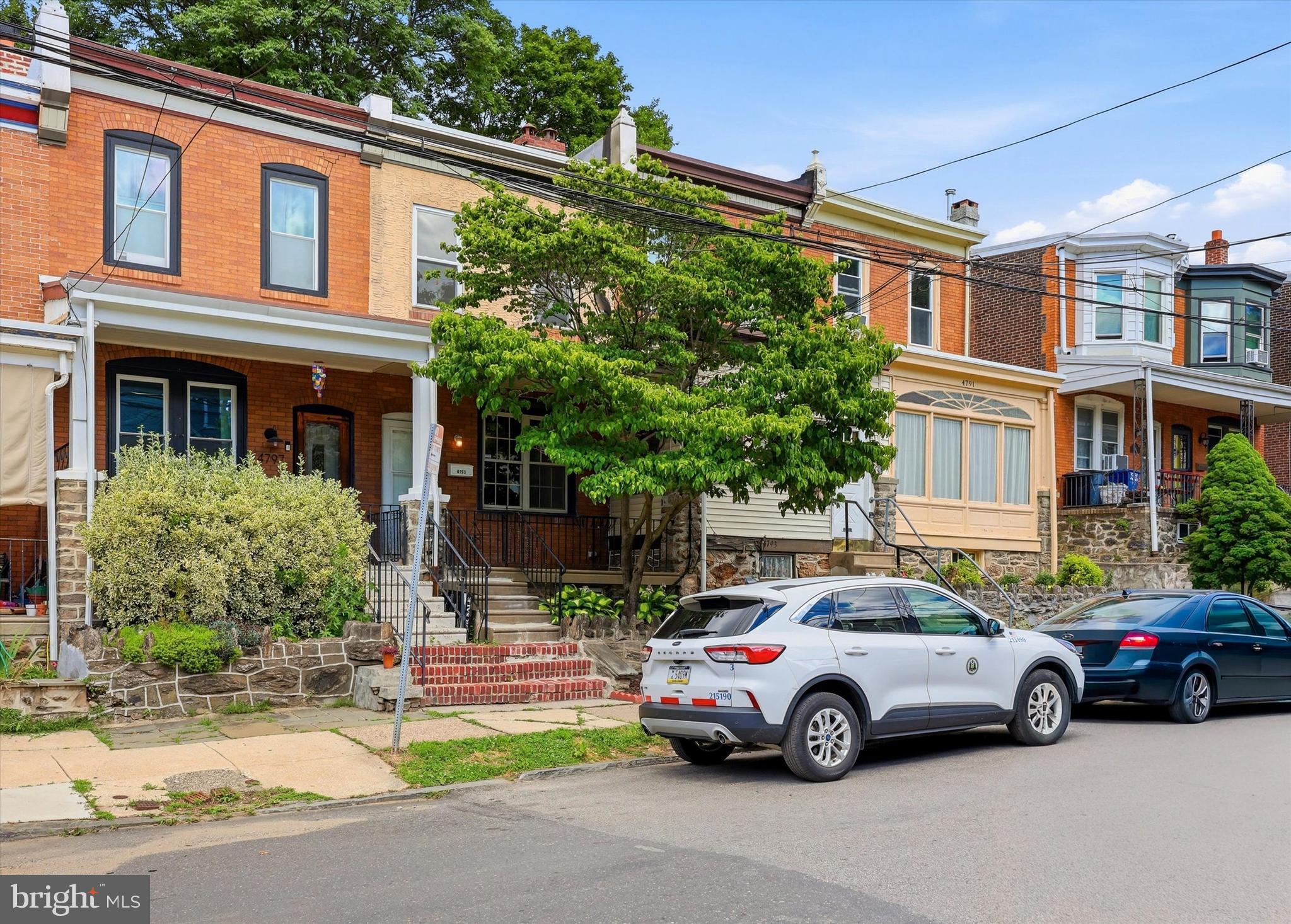ROXBOROUGH - Residential