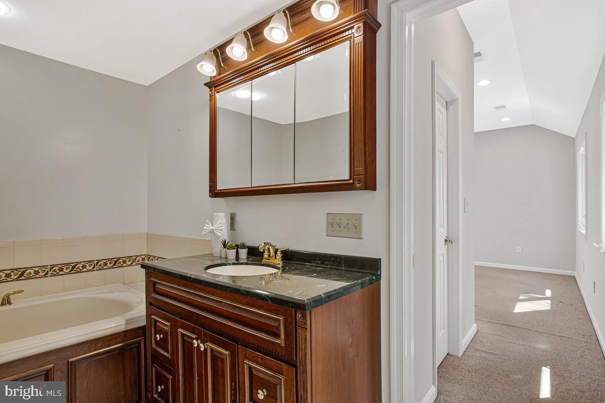 NORTH SHORE - Residential