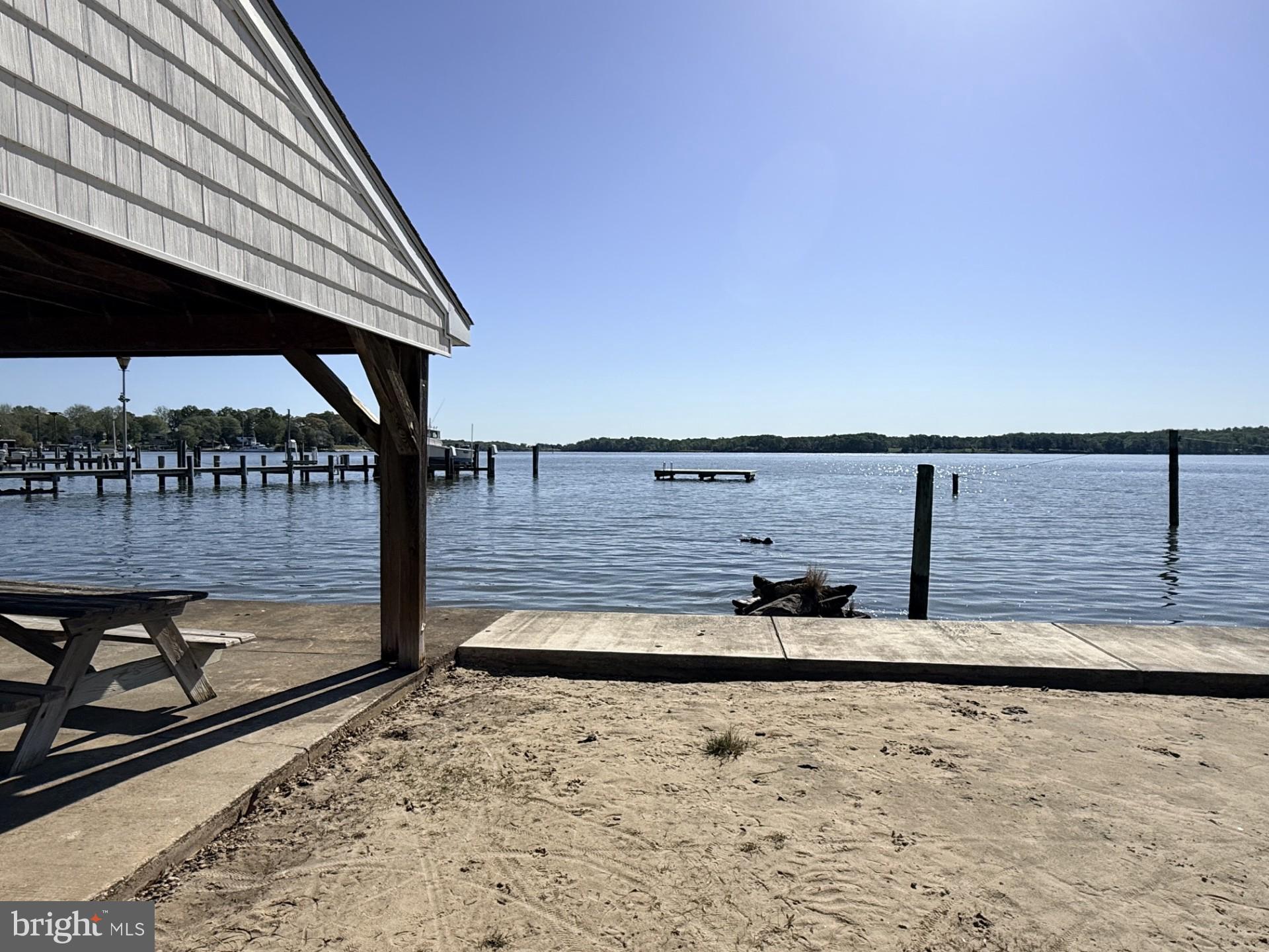 NORTH SHORE - Residential