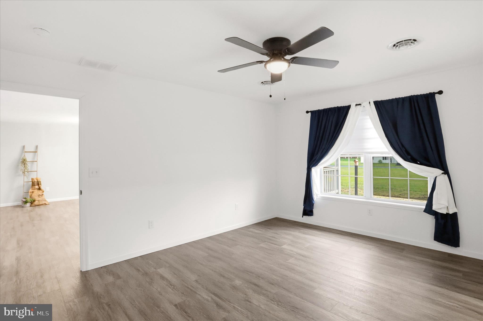 CREEKSIDE MANOR - Residential