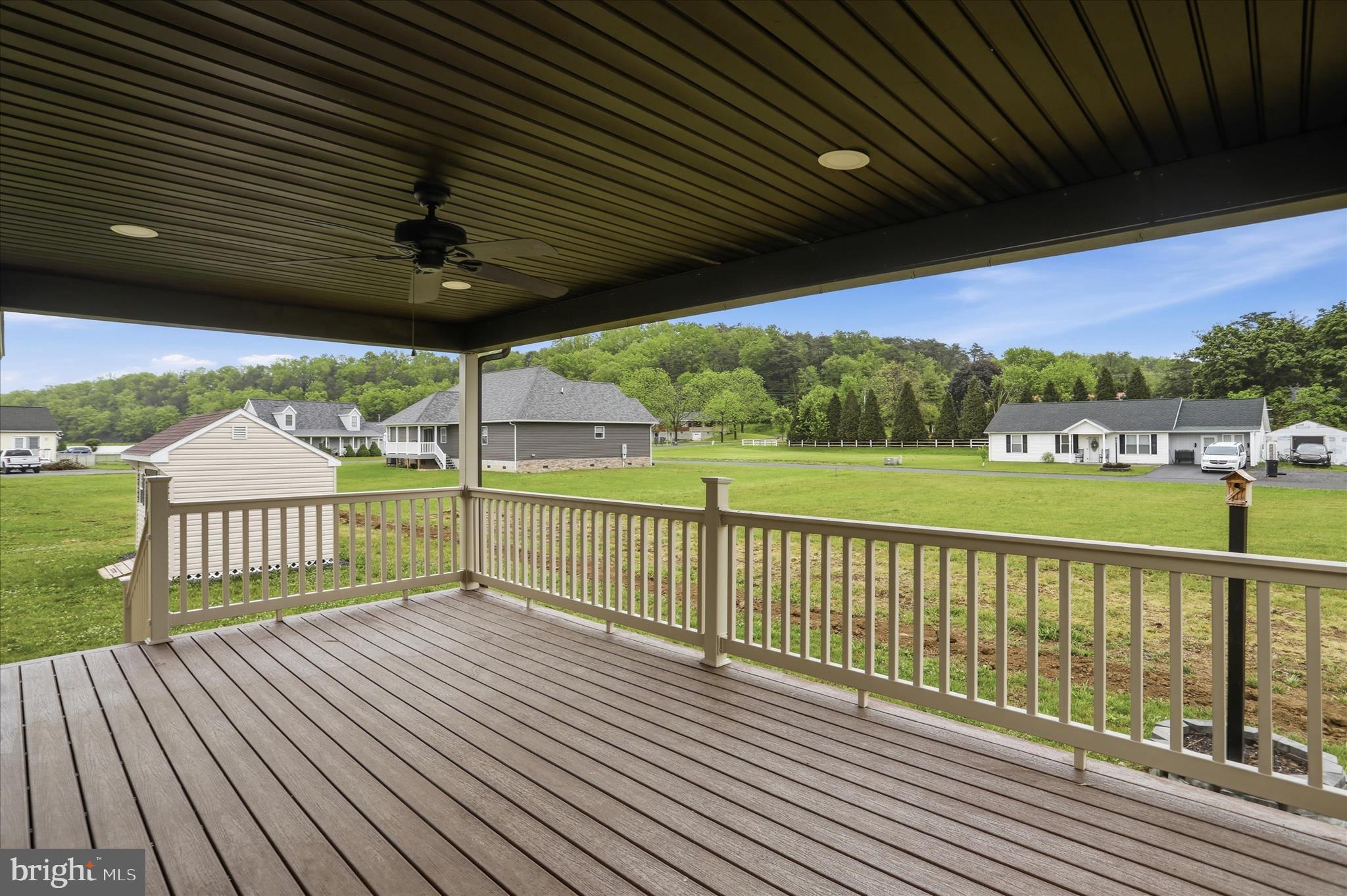 CREEKSIDE MANOR - Residential