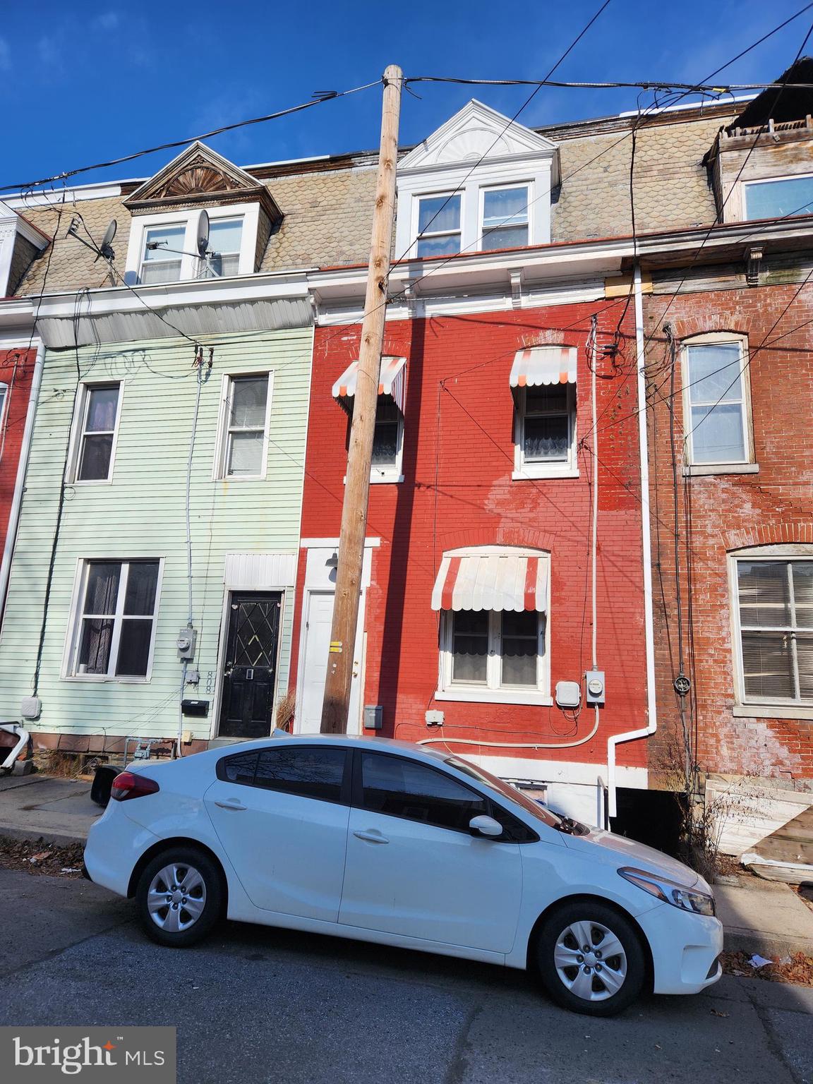 Investment opportunity awaits your portfolio.  This 5 bedroom home is currently tenant occupied at $925 a month.  Updates included all new flooring, updated electric, drywall, new kitchen, newer windows.  Nothing to do but collect rent.