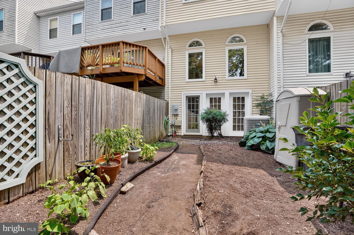 SINGLETONS GROVE - Residential