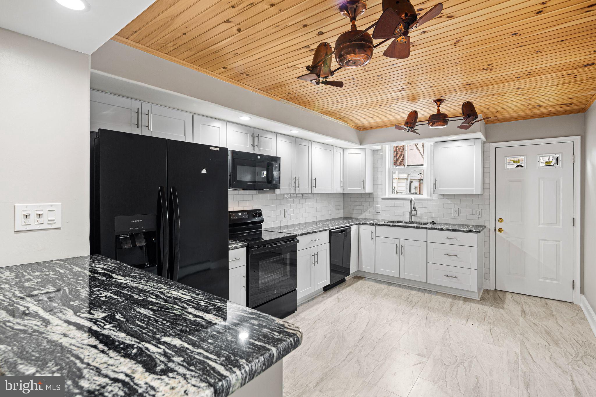 PORT RICHMOND - Residential
