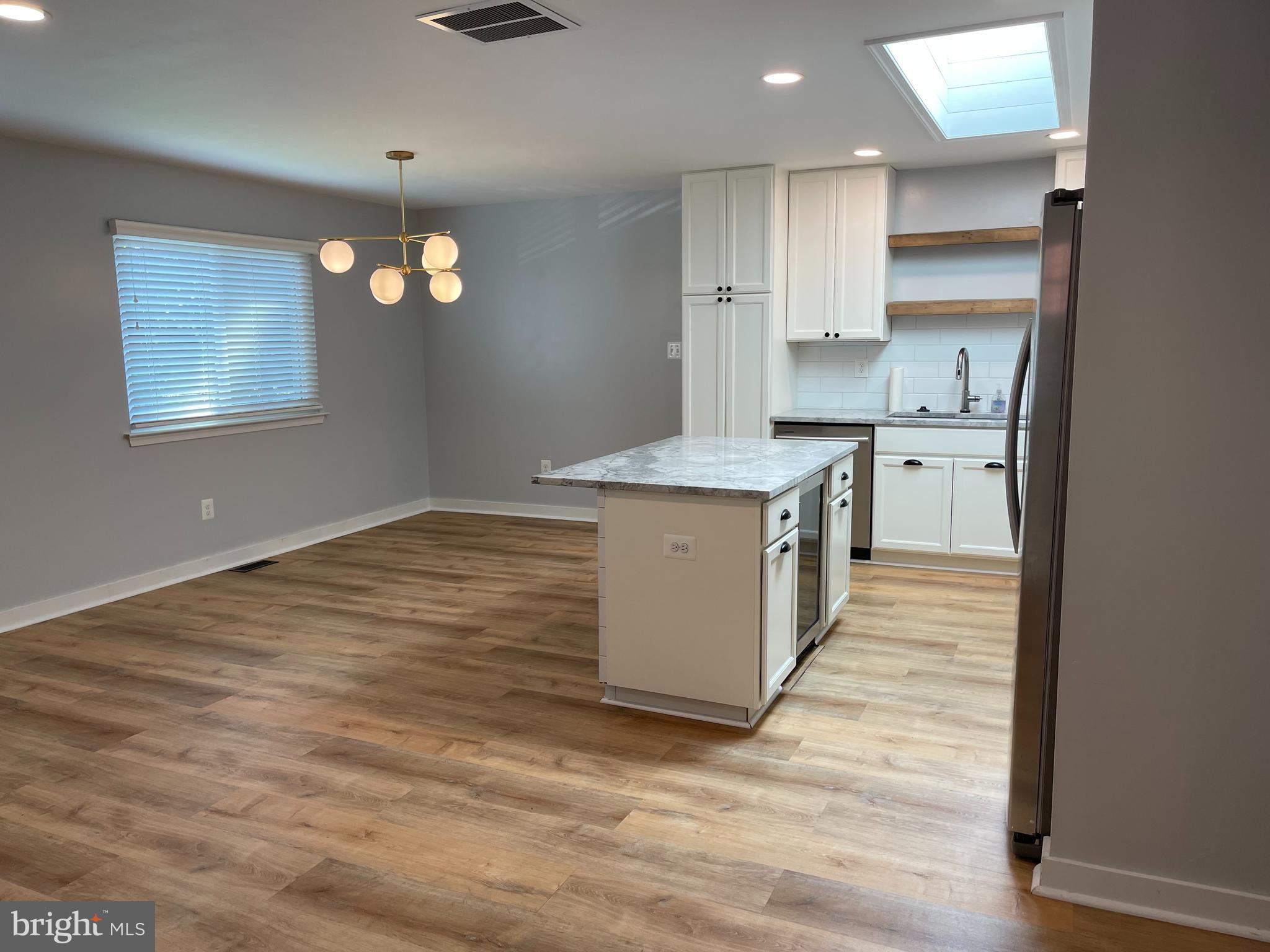 CARROLLTON MANOR - Residential Lease