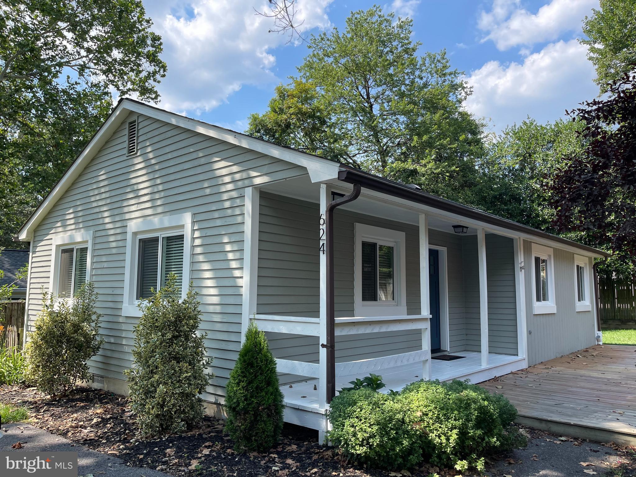 FANTASTIC UPDATED/UPGRADED HOME IN WATER PRIVILEGED CARROLLTON MANOR**PREFER NO SMOKING & NO PETS, WILL CONSIDER CASE BY CASE THOUGH**