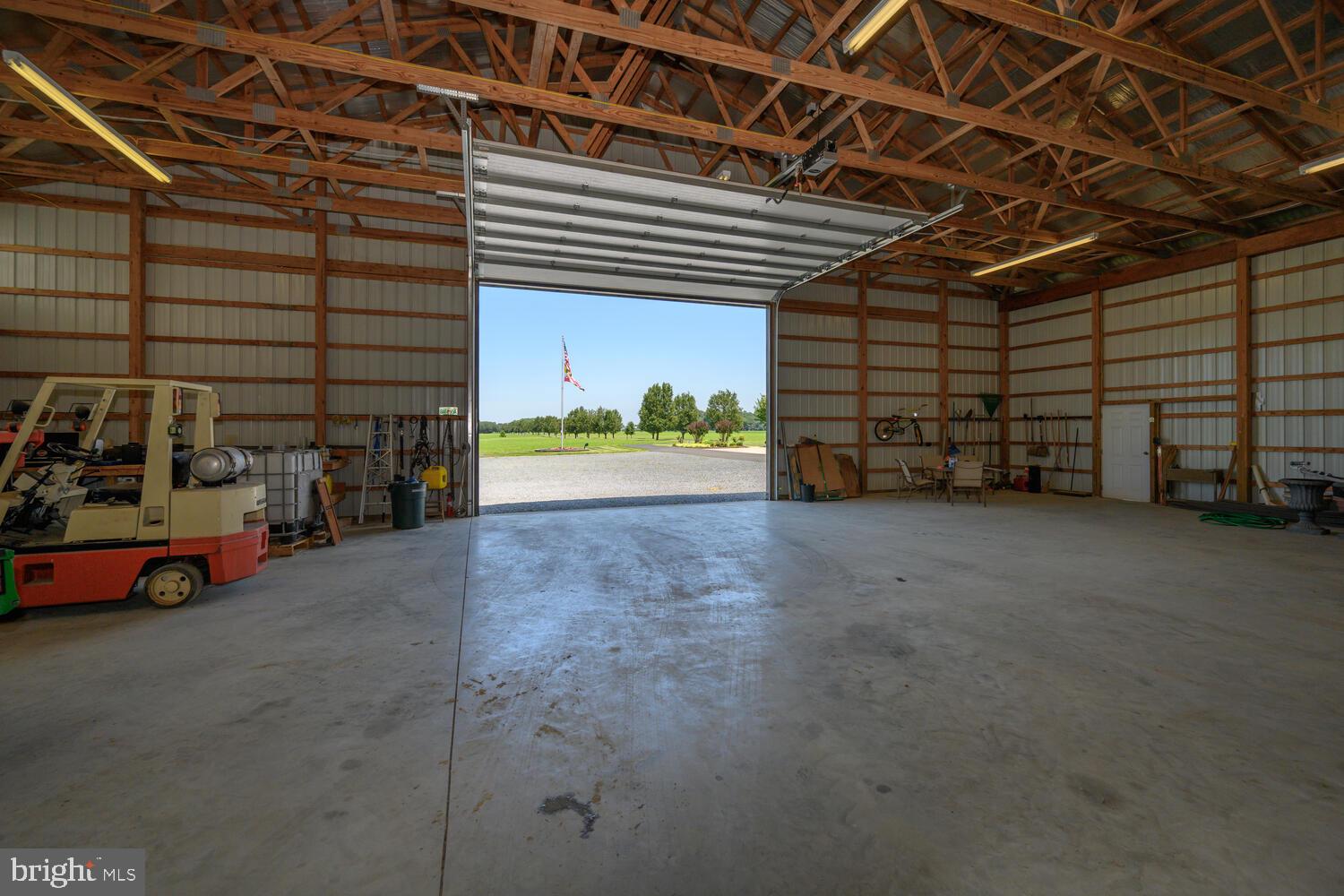 FEDERALSBURG - Farm
