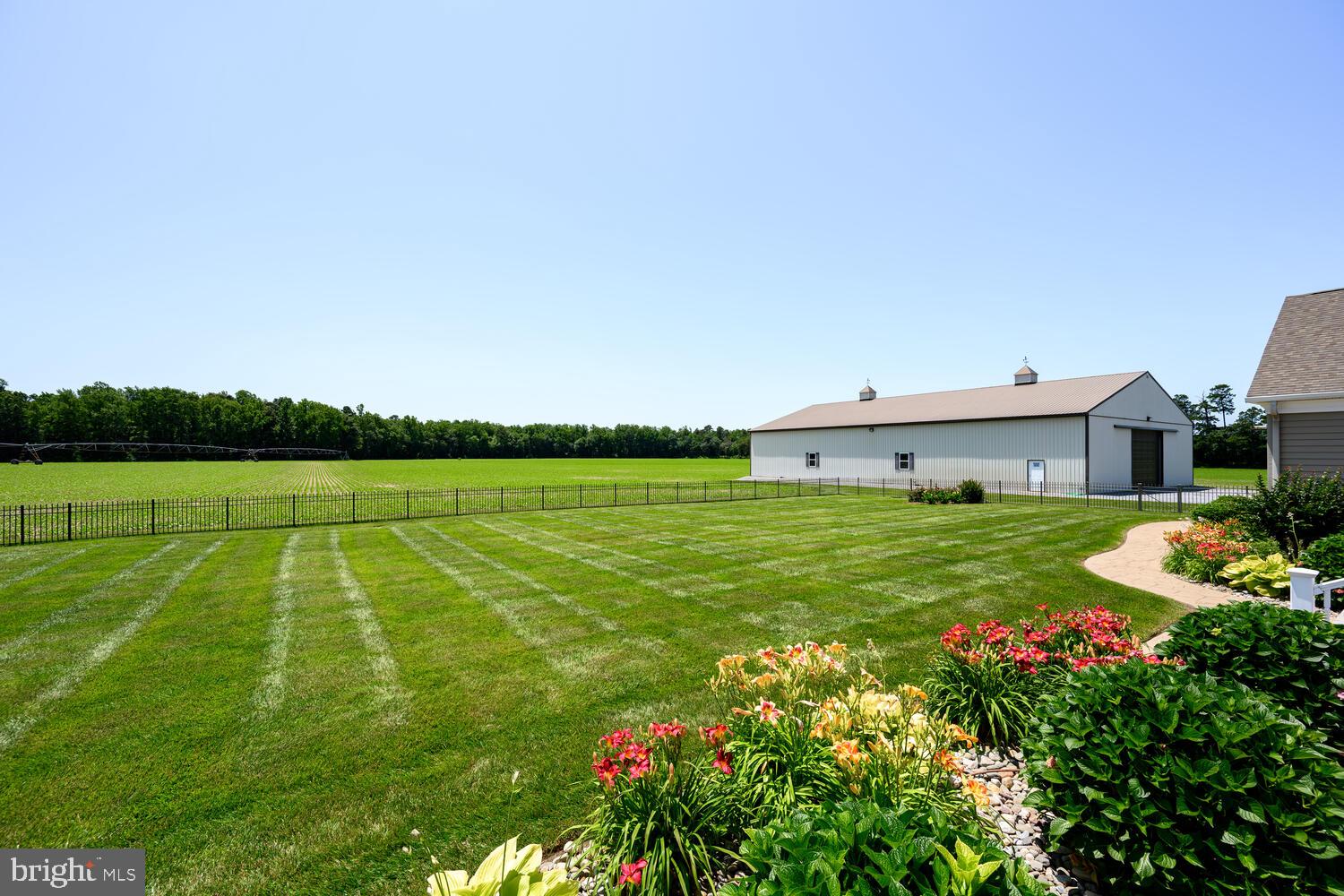 FEDERALSBURG - Farm