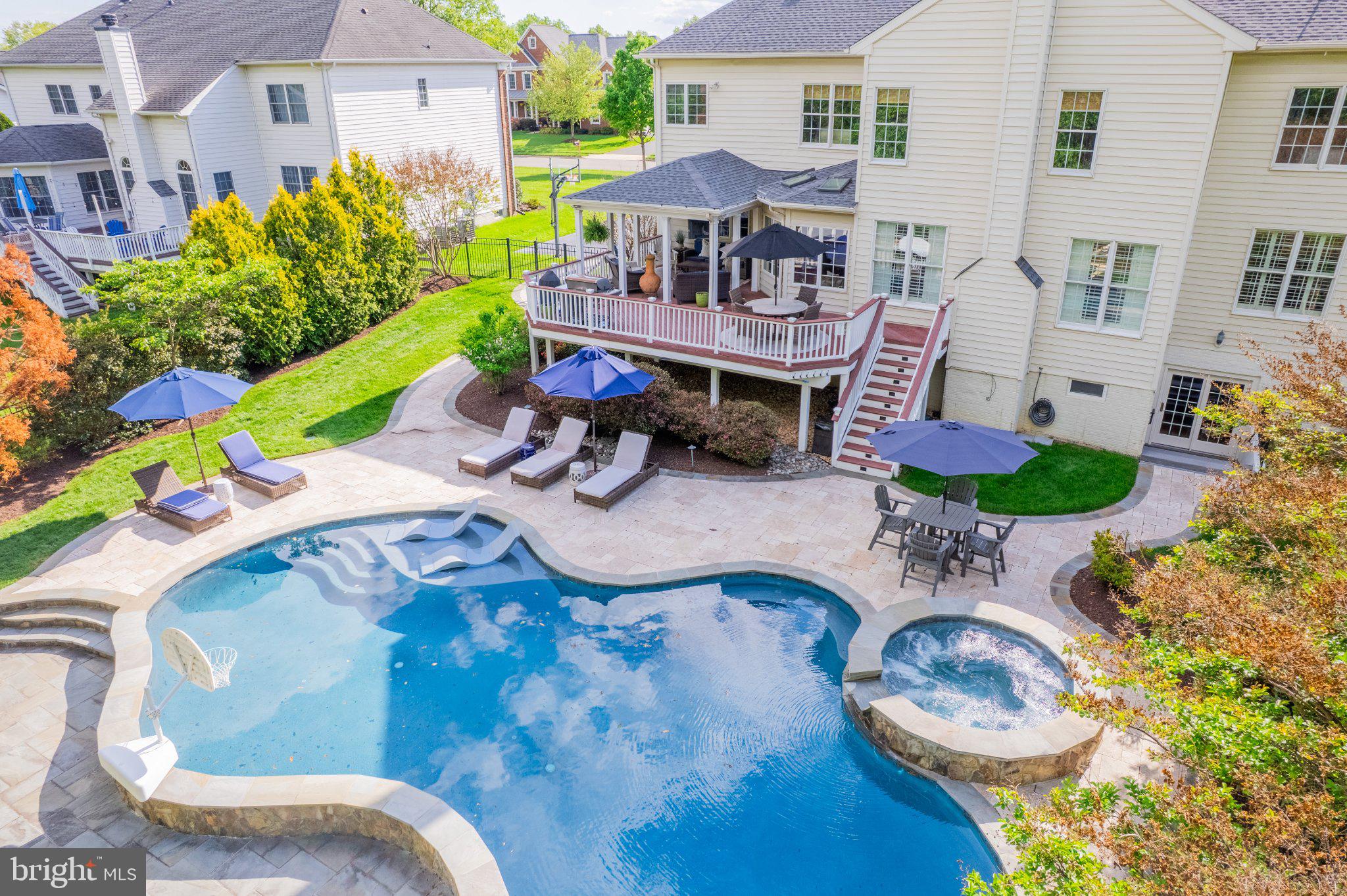 SOUTH RIDING - Residential