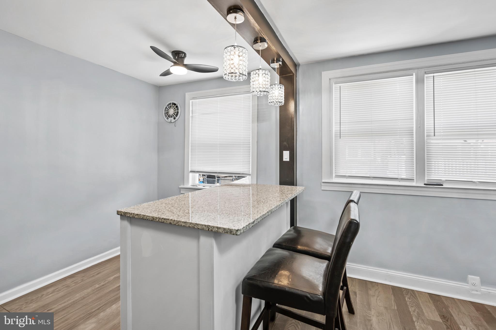 OXFORD CIRCLE - Residential