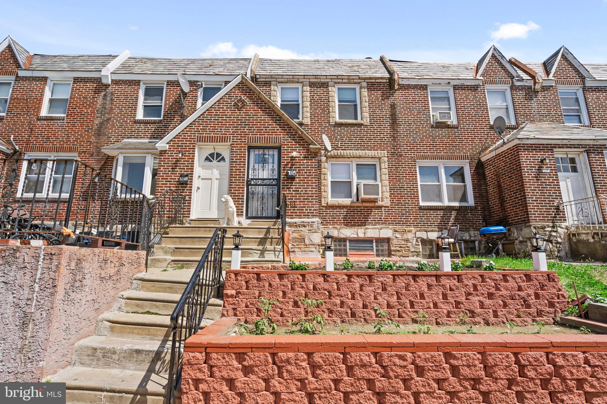 OXFORD CIRCLE - Residential