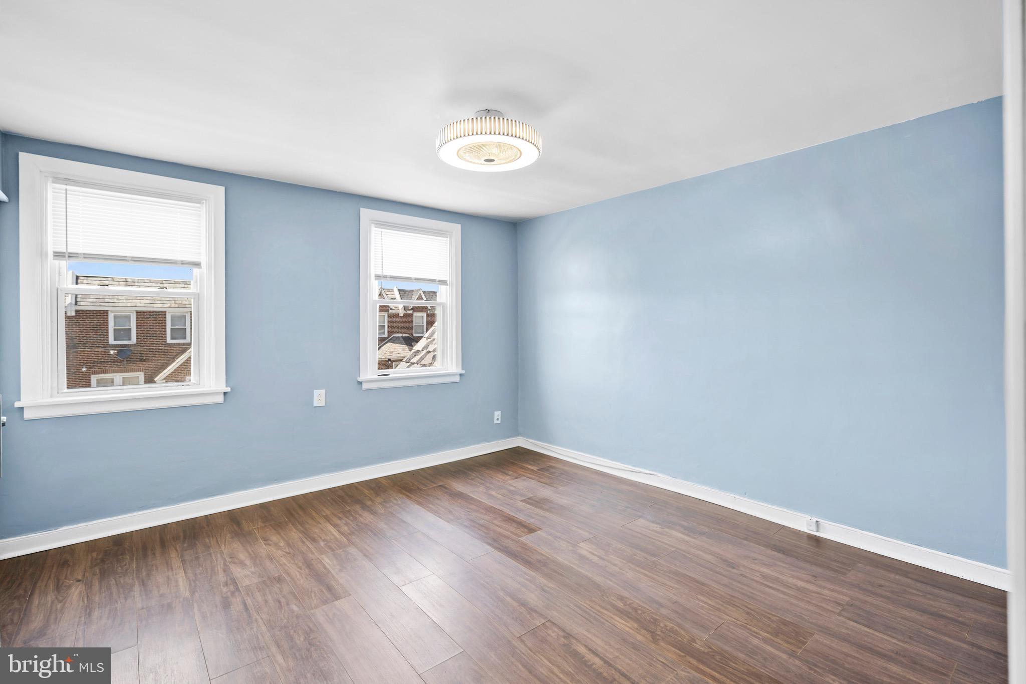 OXFORD CIRCLE - Residential