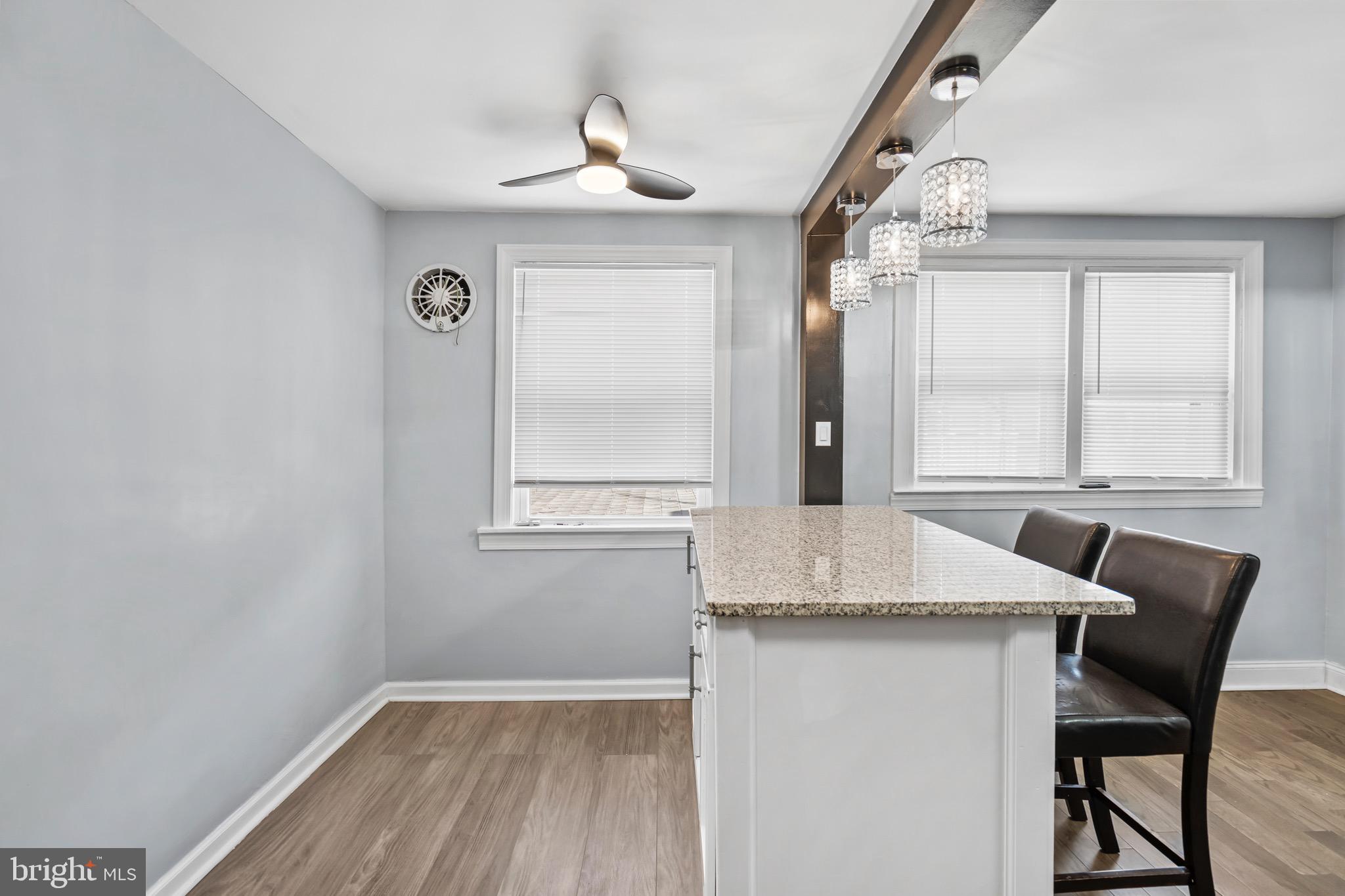 OXFORD CIRCLE - Residential