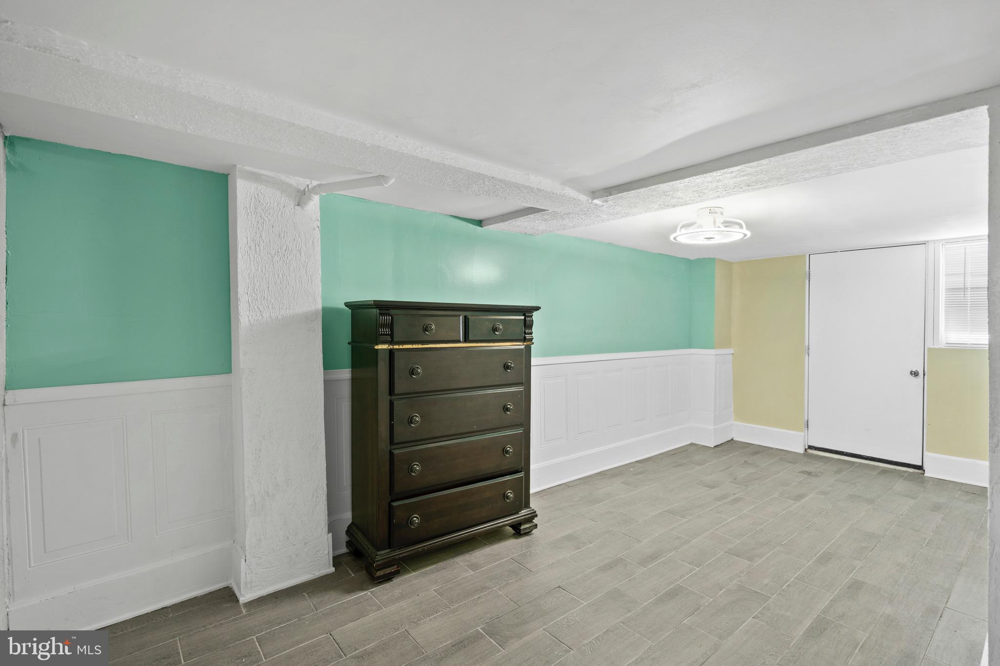 OXFORD CIRCLE - Residential