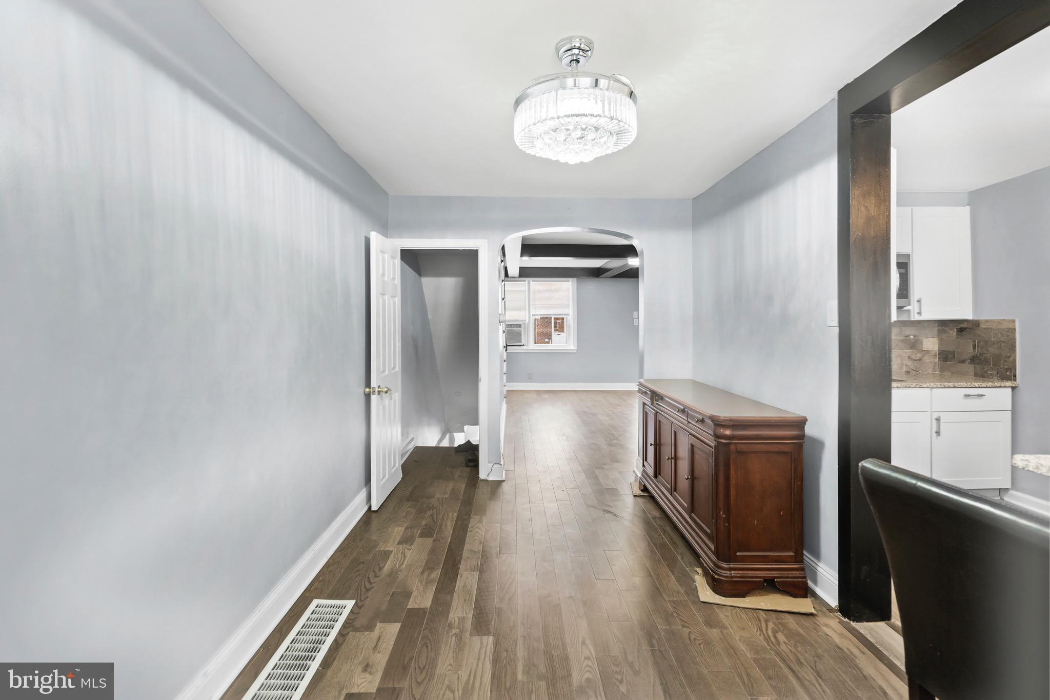 OXFORD CIRCLE - Residential