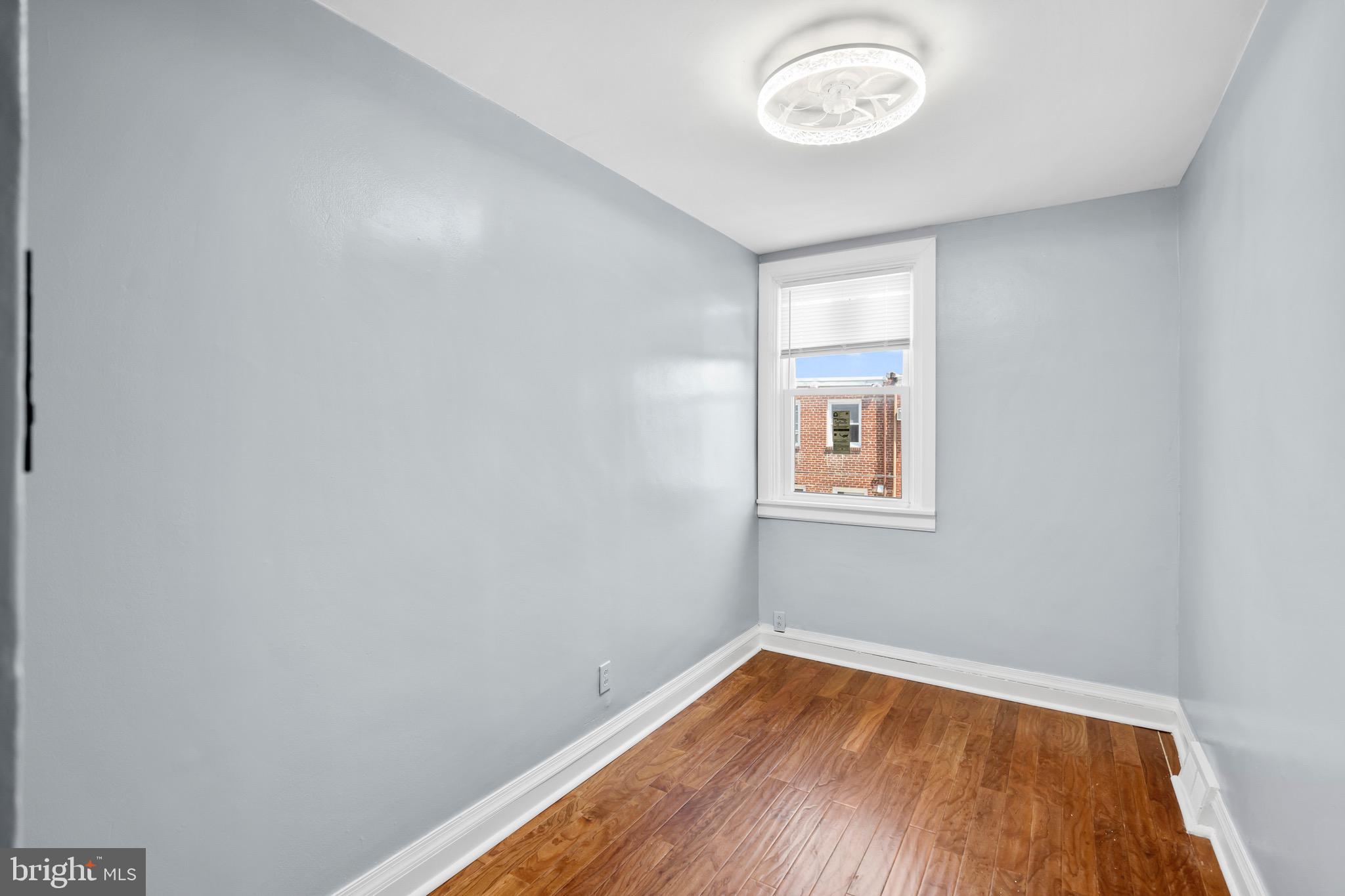 OXFORD CIRCLE - Residential