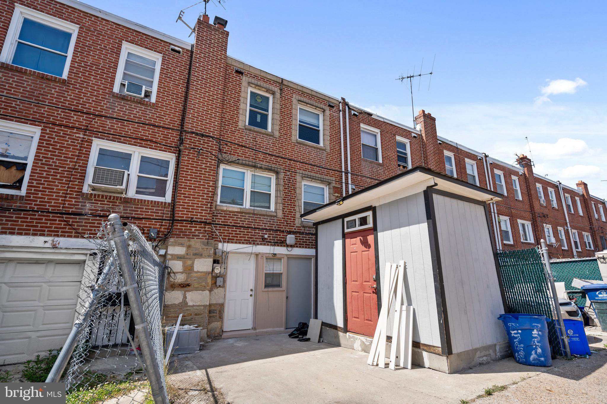 OXFORD CIRCLE - Residential