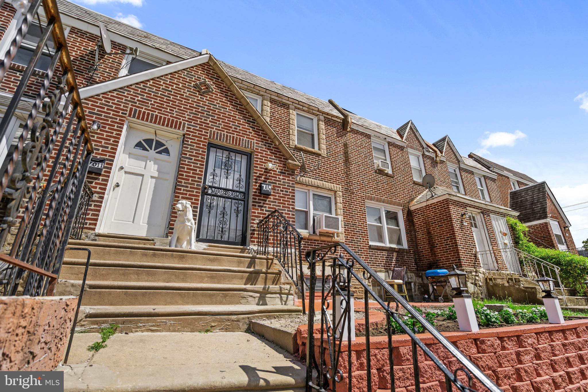 OXFORD CIRCLE - Residential