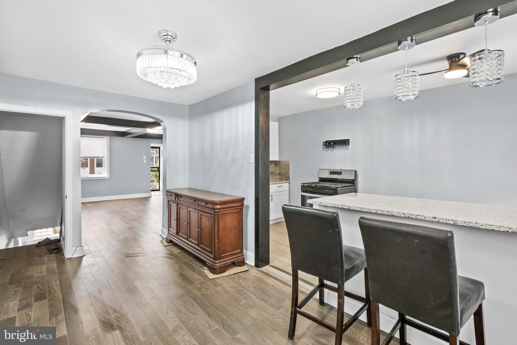 OXFORD CIRCLE - Residential