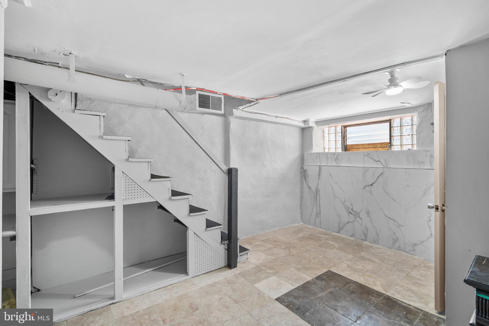 OXFORD CIRCLE - Residential