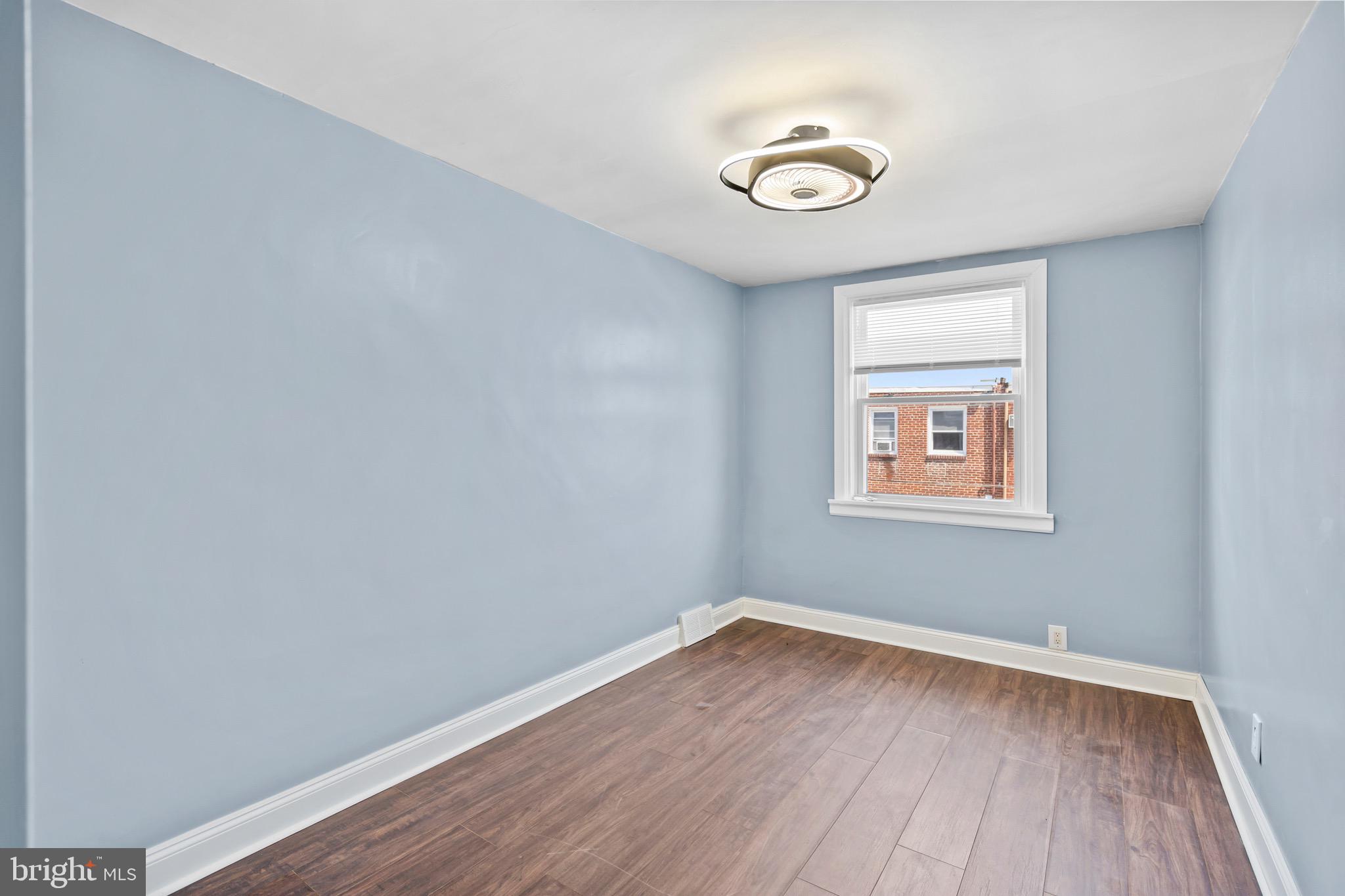 OXFORD CIRCLE - Residential