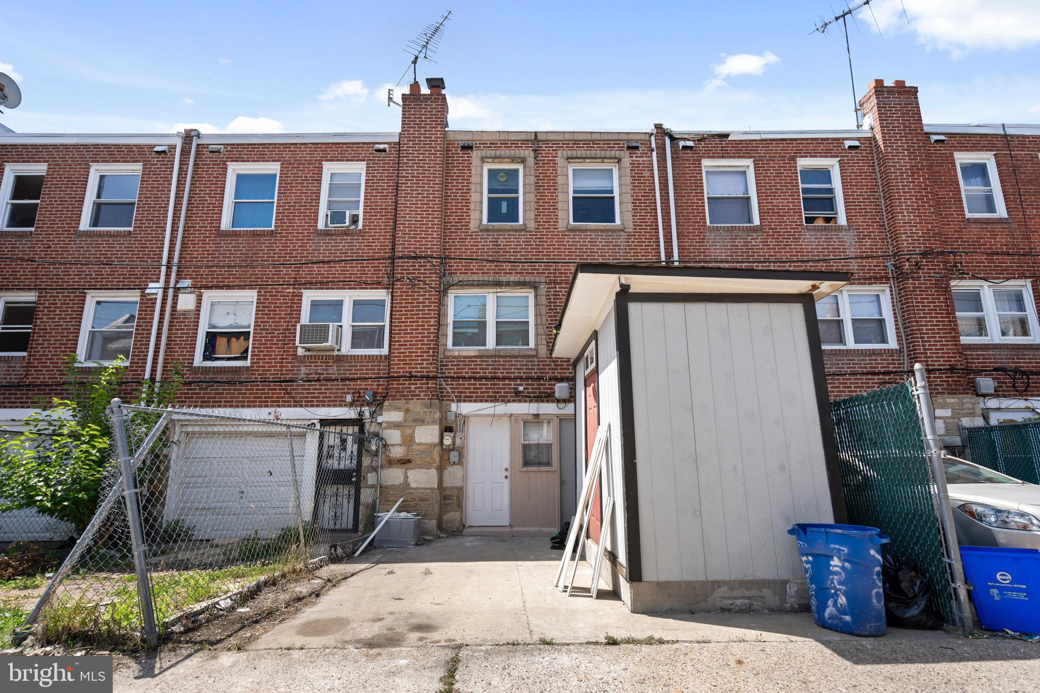 OXFORD CIRCLE - Residential
