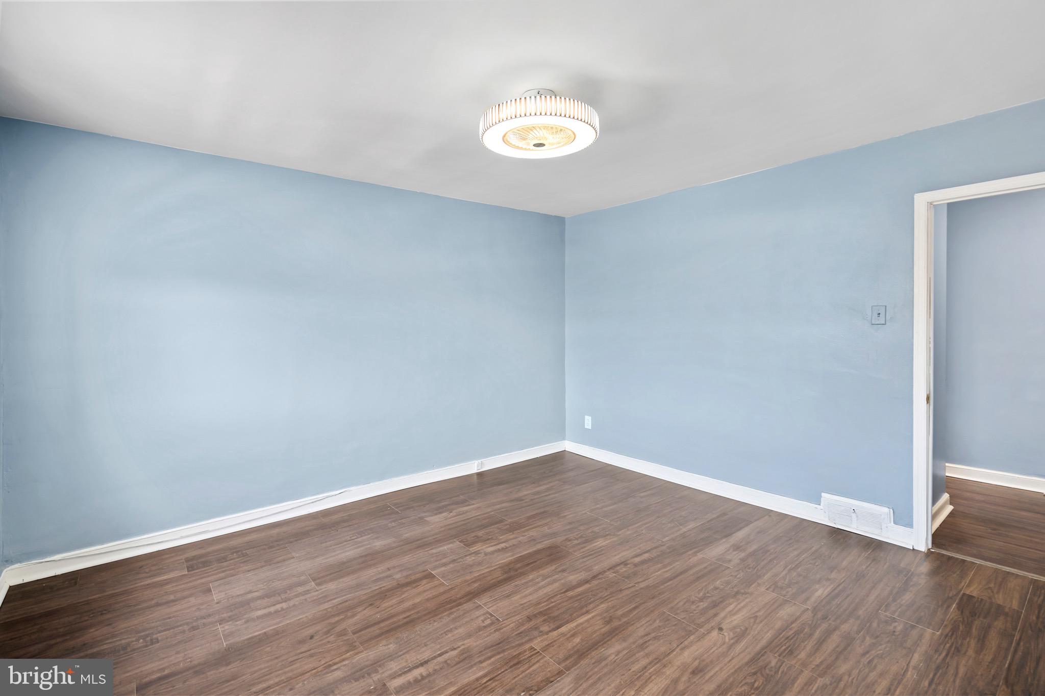 OXFORD CIRCLE - Residential