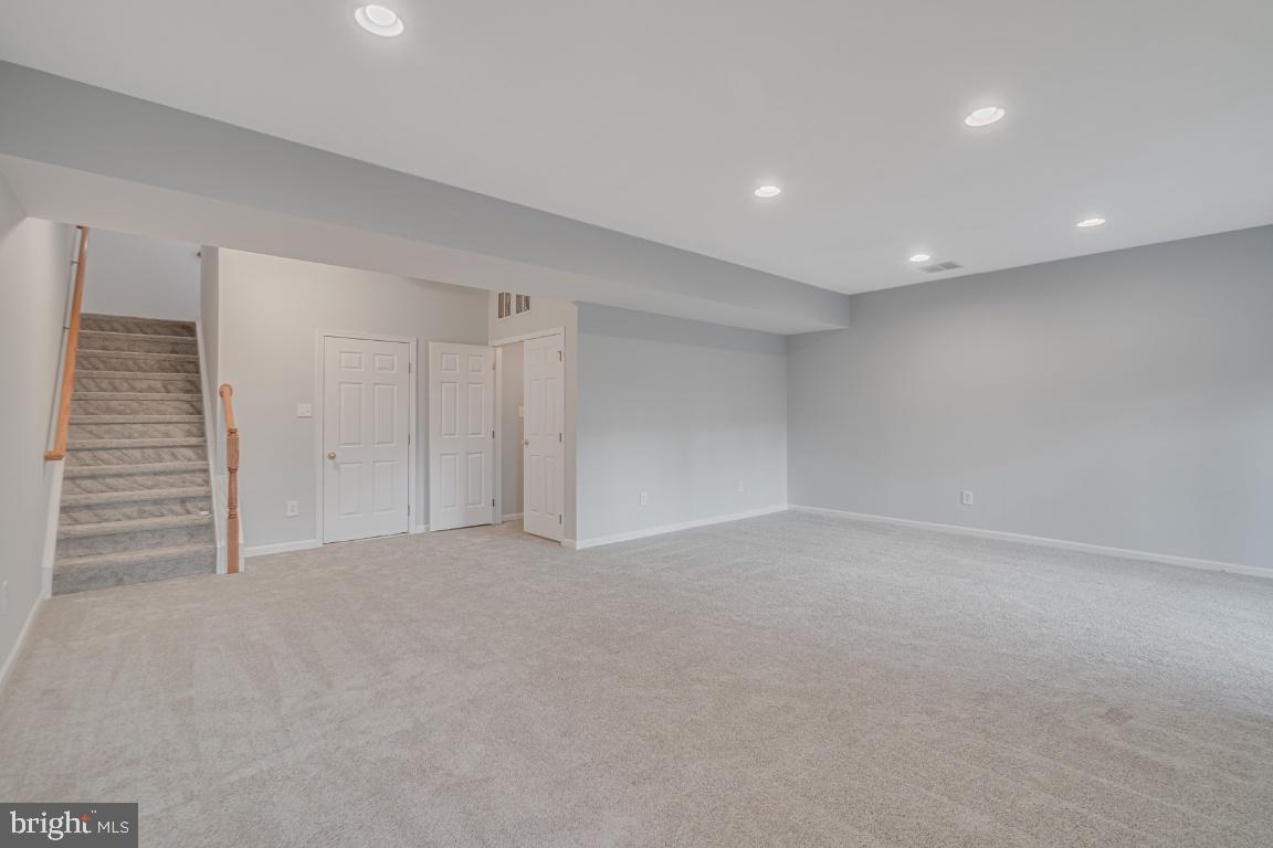 SOUTH RIDING - Residential