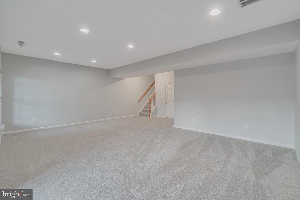 SOUTH RIDING - Residential