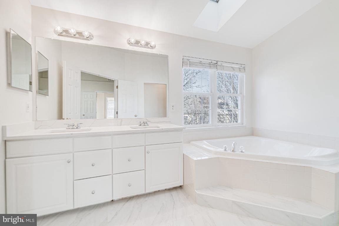 SOUTH RIDING - Residential
