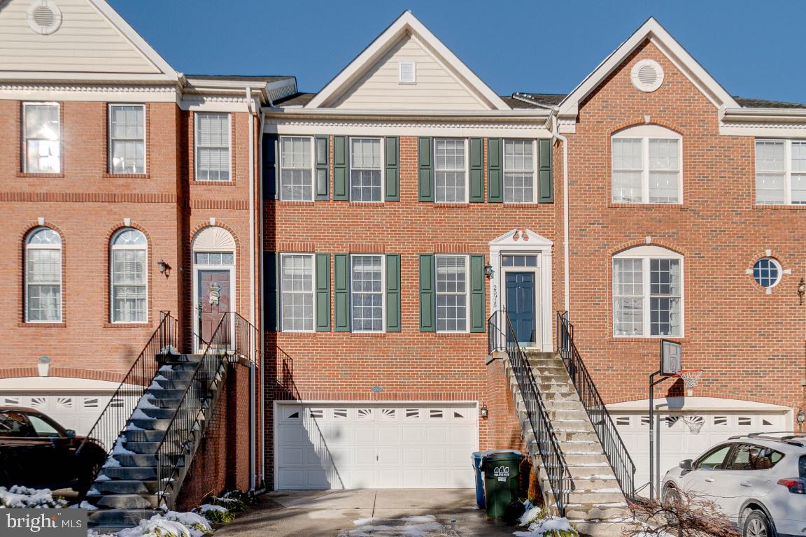 SOUTH RIDING - Residential