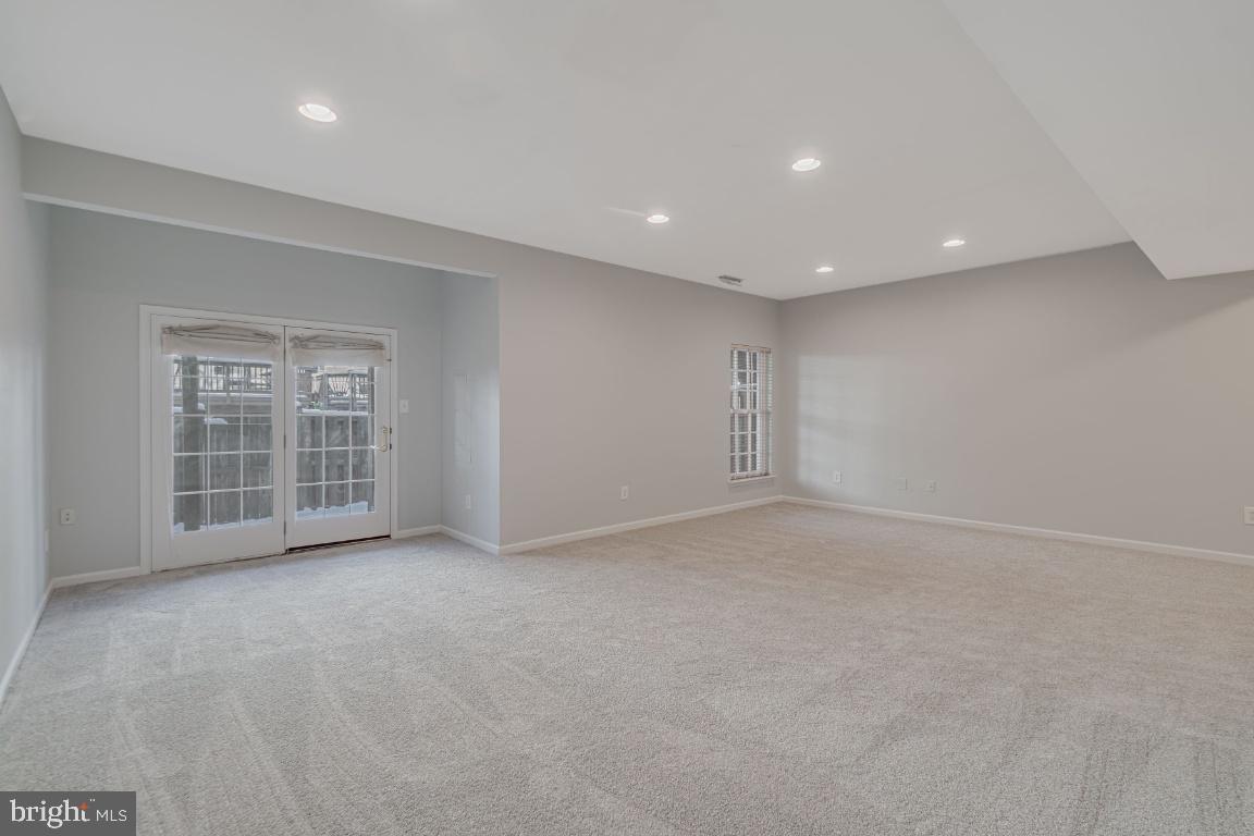 SOUTH RIDING - Residential