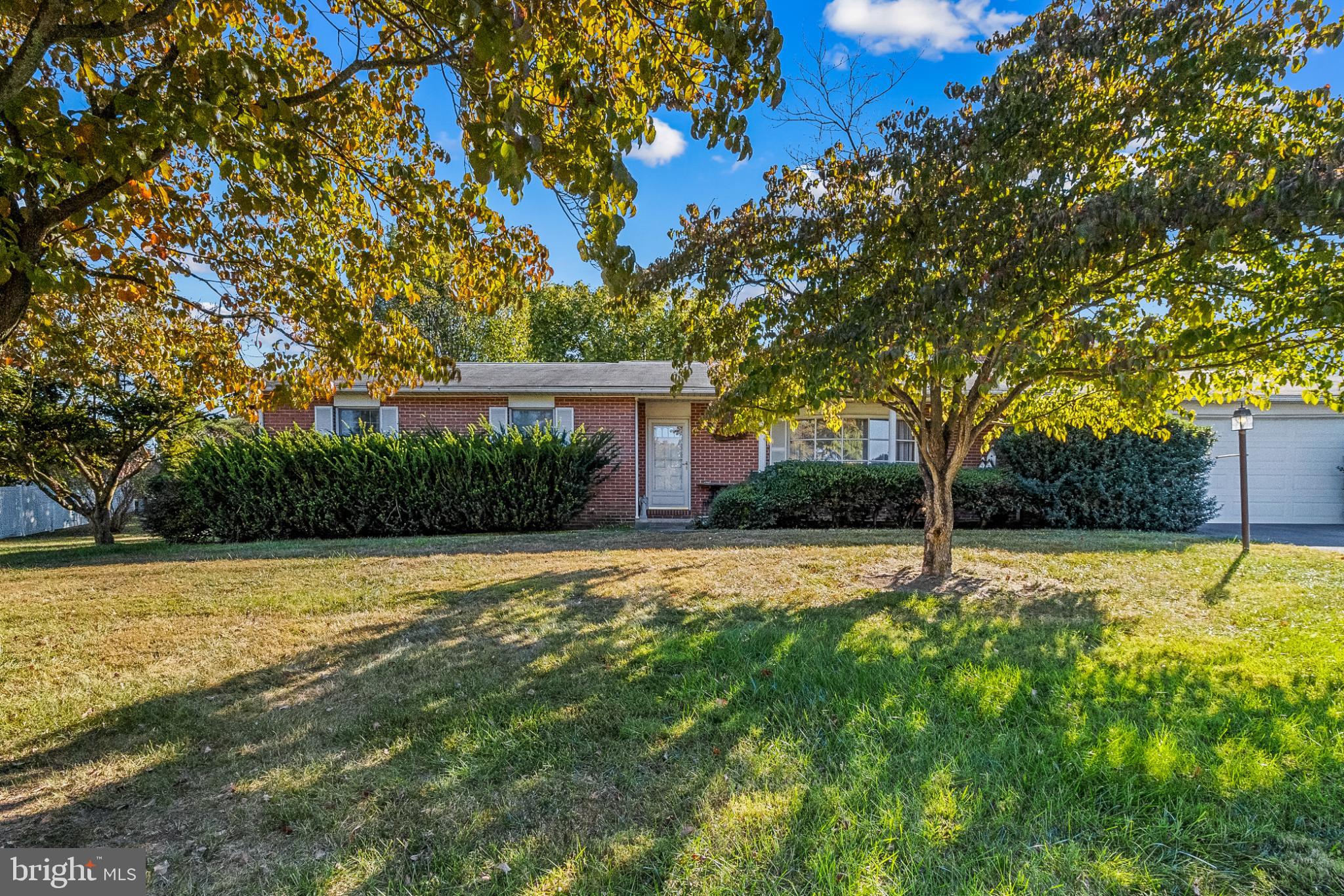 MOUNTAIN VIEW ACRES - Residential
