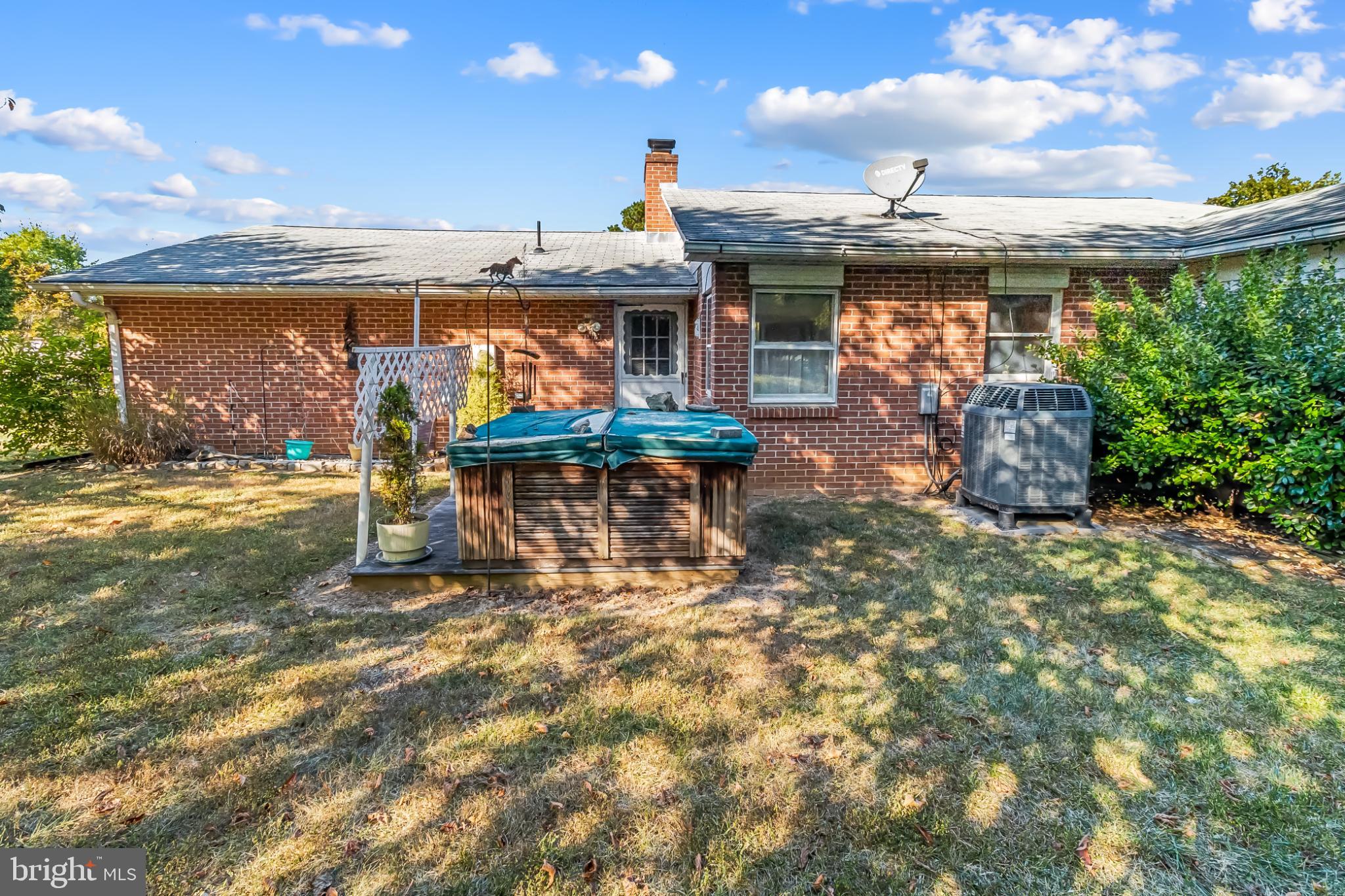 MOUNTAIN VIEW ACRES - Residential