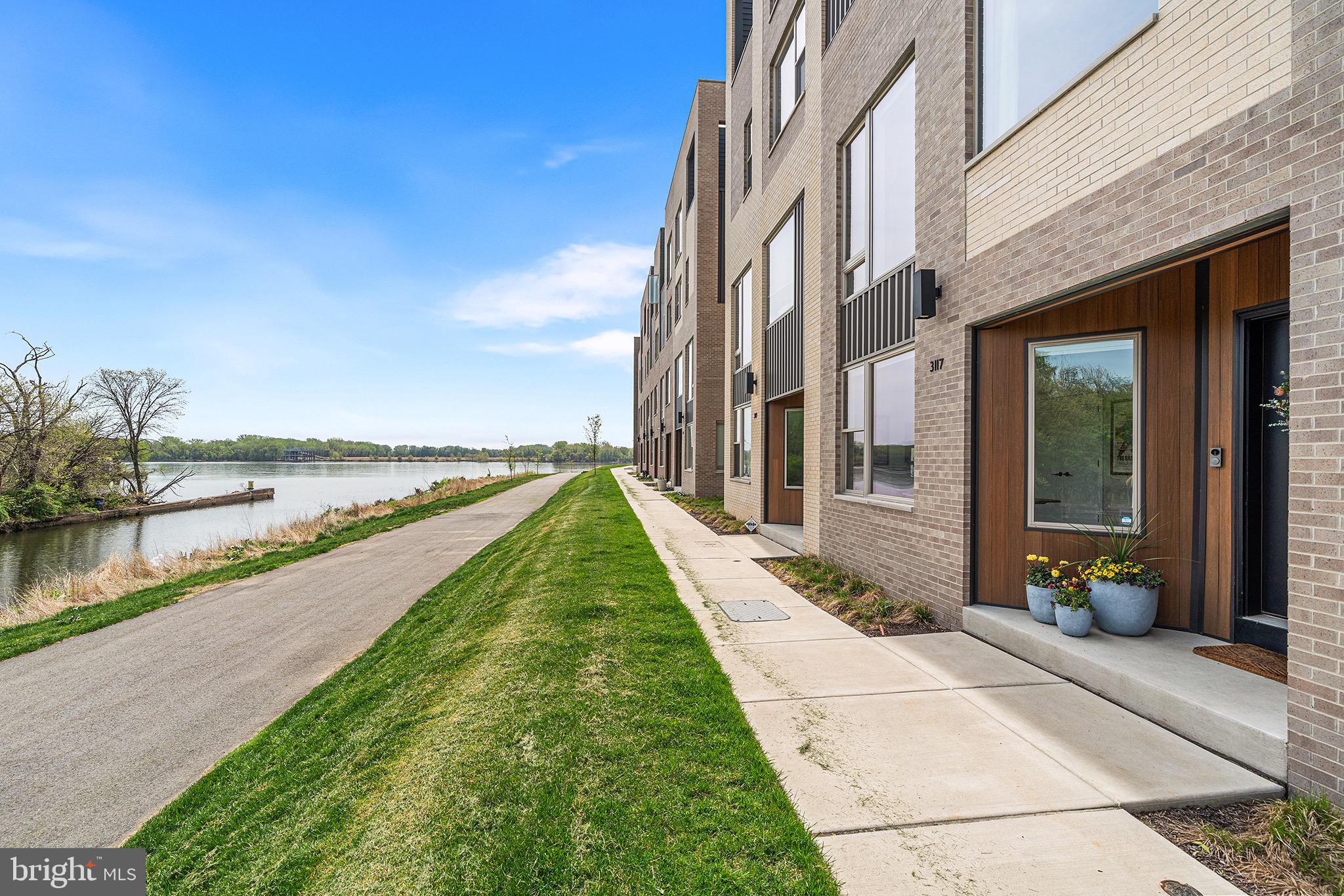 NORTHBANK - Residential