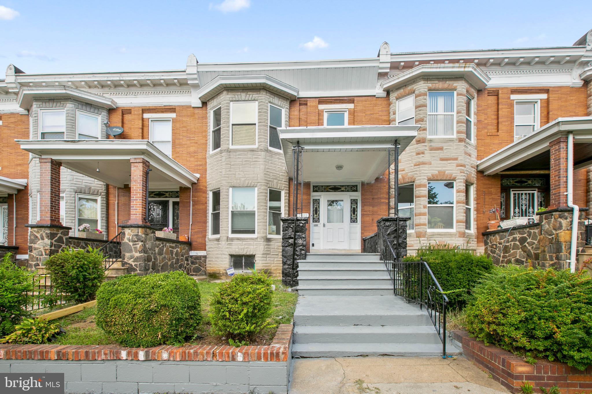 JUST RENOVATED HOME!! FOUR BED 2.5 BATH, FRESH PAINT, UPDATED APPLIANCES!  THIS HOME HAS A LARGE PARTIALLY FINISHED BASEMENT GREAT FOR STORAGE, LARGE LIVING ROOM AND DINING ROOM!  HOME HAS EASY STREET PARKING!  PROFESSIONALLY MANAGED!  SCHEDULE YOUR SHOWING TODAY!