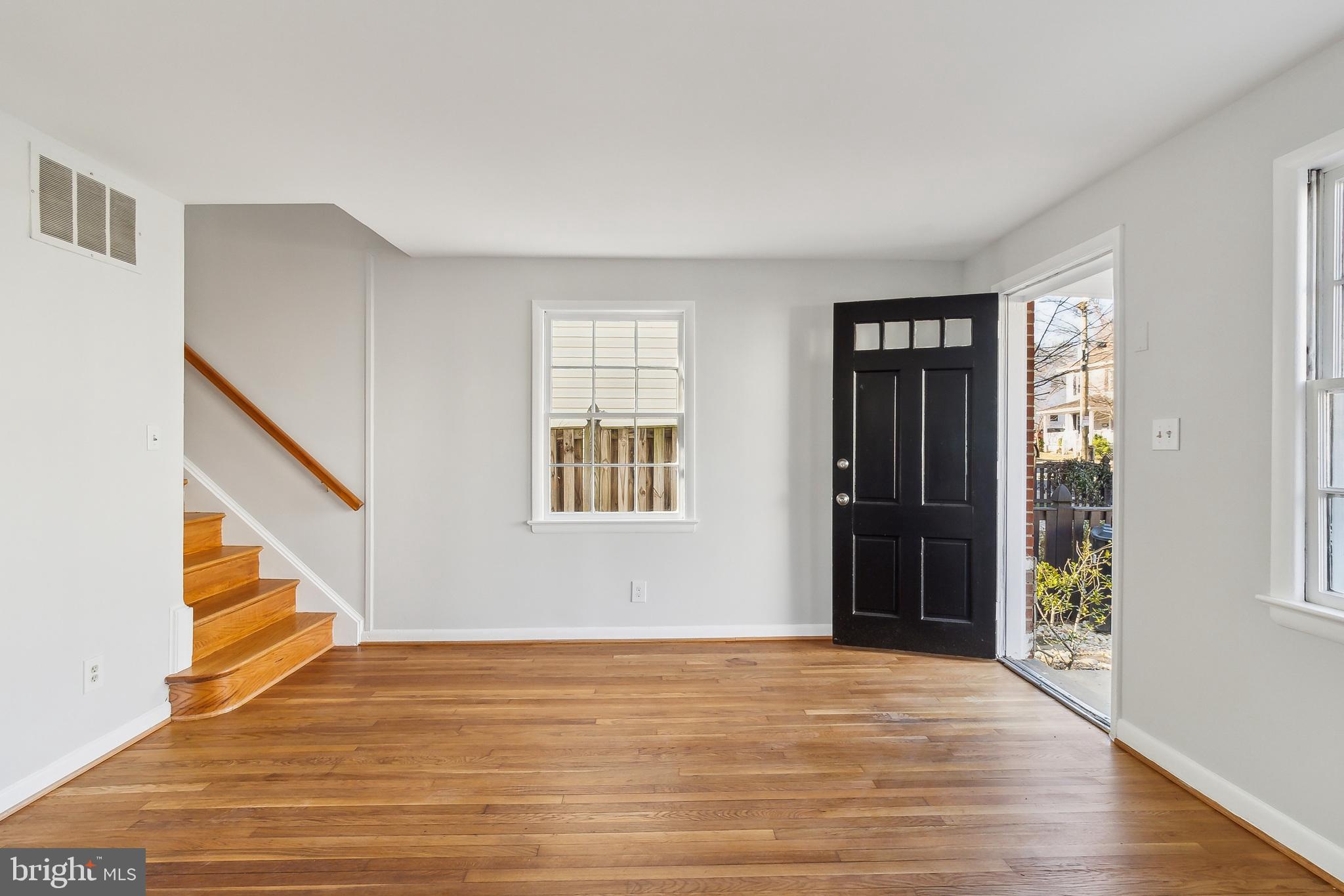 SUNNYSIDE - Residential Lease