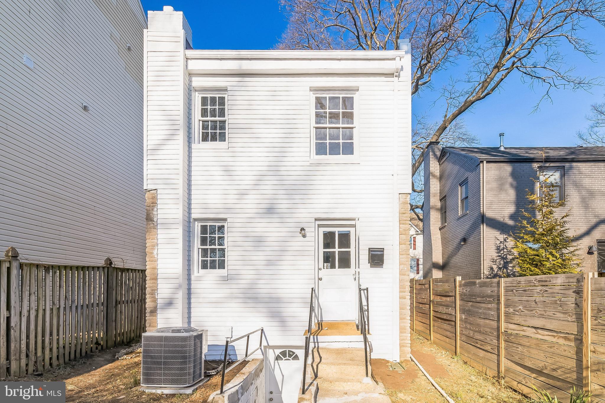 SUNNYSIDE - Residential Lease