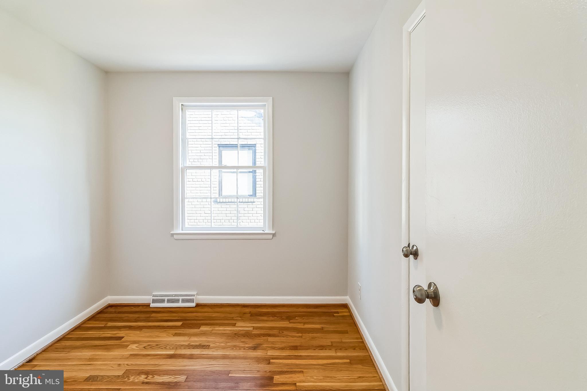 SUNNYSIDE - Residential Lease