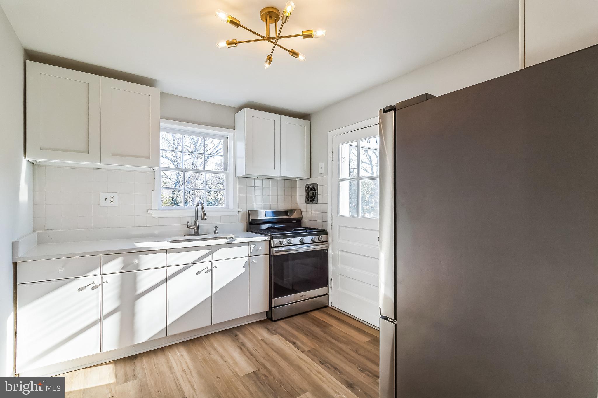 SUNNYSIDE - Residential Lease