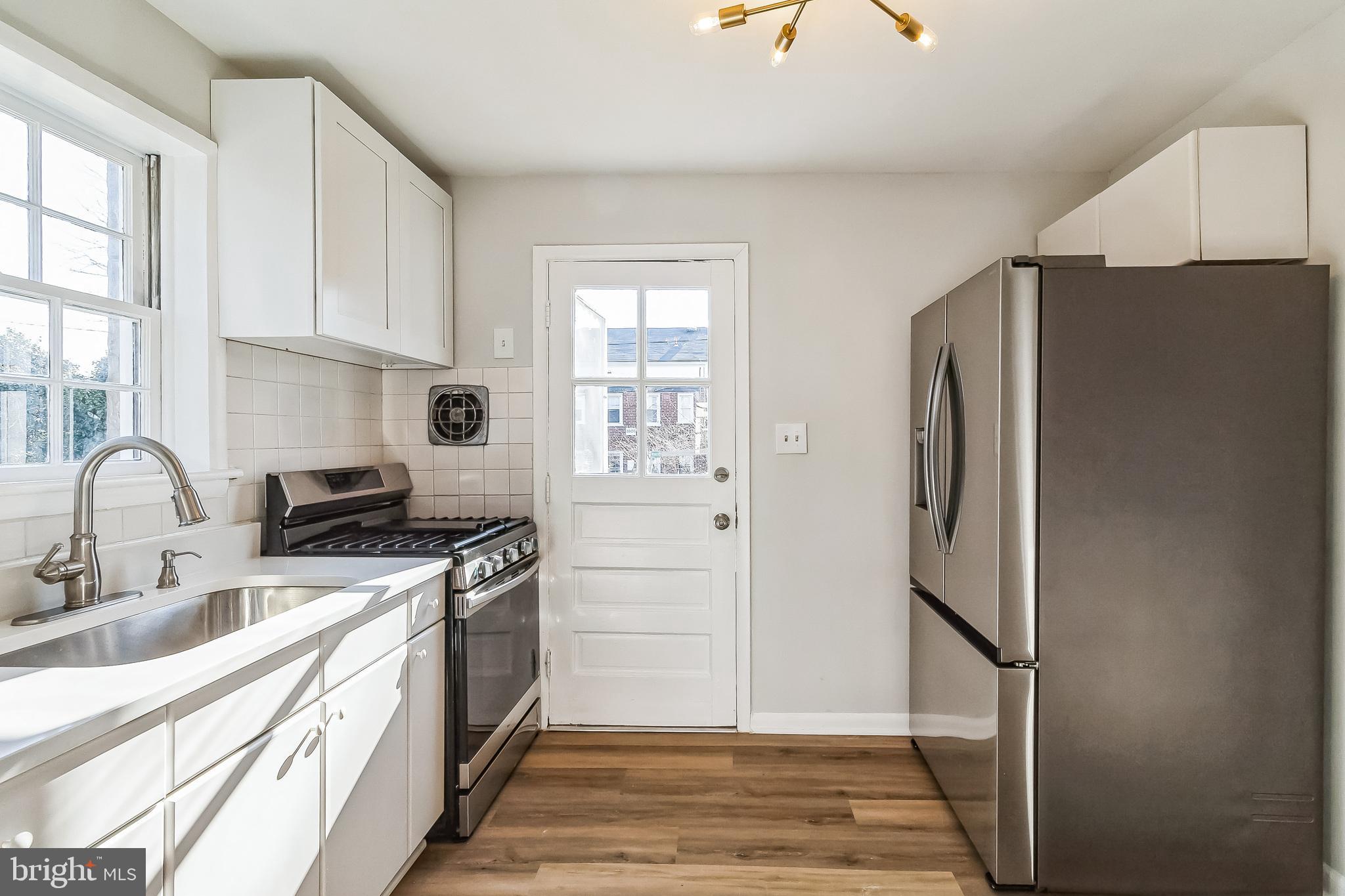 SUNNYSIDE - Residential Lease